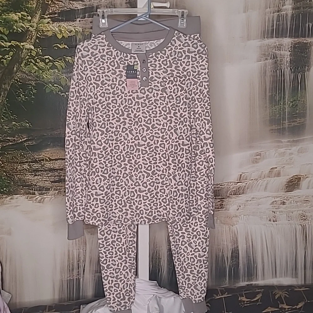 New with tags! Serra Womens Medium thermal leopard print matching pajama set